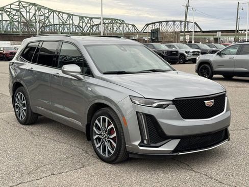Used 2024 Cadillac XT6 Sport image 7