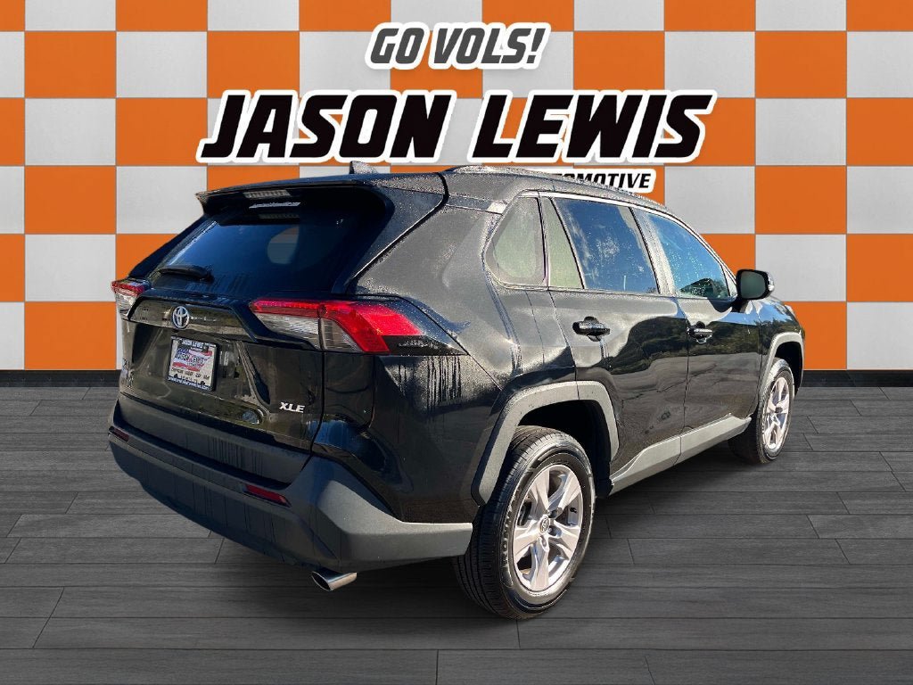 Used 2025 Toyota RAV4 XLE FWD image 3