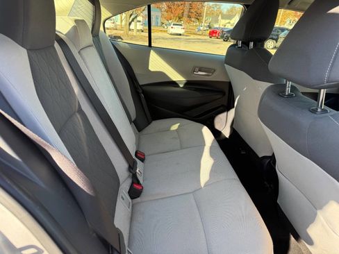 Used 2020 Toyota Corolla LE image 28