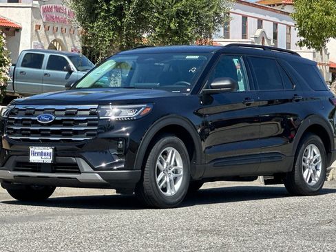New 2026 Ford Explorer Active w/ Active Comfort Package RWD image 8