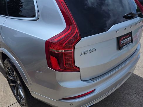 Used 2018 Volvo XC90 T6 Momentum w/ Convenience Package AWD/4WD image 9