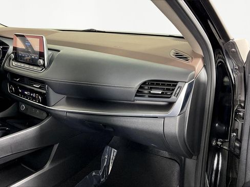 Certified 2023 Nissan Rogue SV image 27