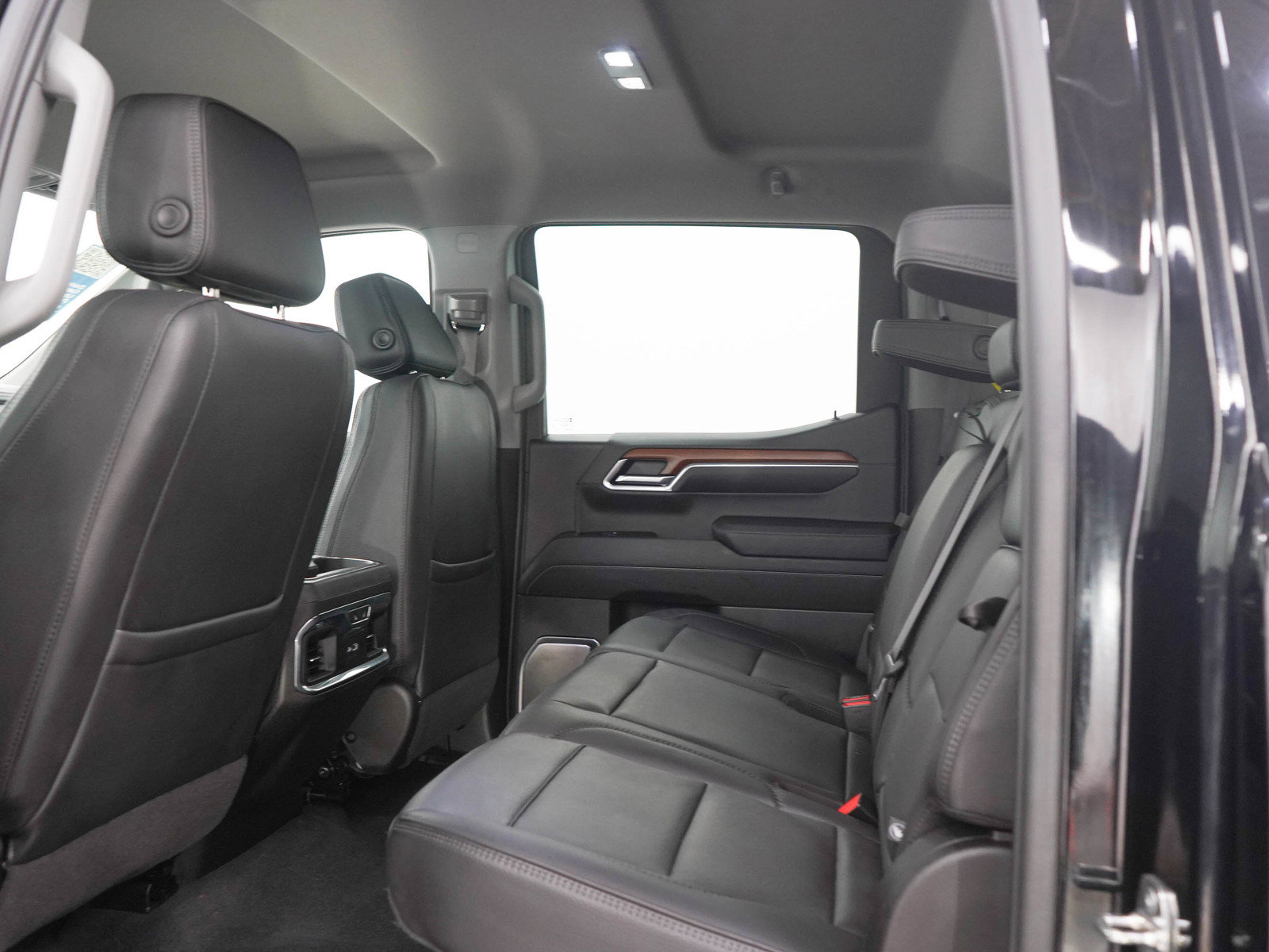 Used 2023 GMC Sierra 1500 Denali w/ Technology Package AWD/4WD image 15