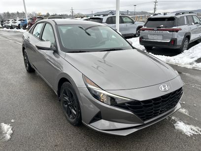 Used 2023 Hyundai Elantra SEL