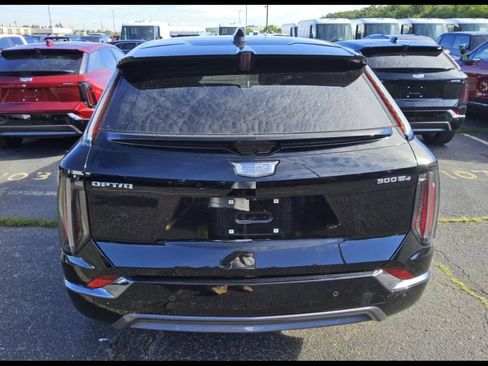 Used 2025 Cadillac Optiq Sport 1 AWD/4WD image 4