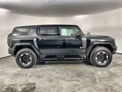 Used 2024 GMC Hummer EV 2X w/ Extreme Off-Road Package image 9