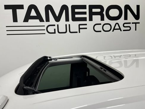 Used 2022 Chevrolet Silverado 1500 LTZ w/ LTZ Premium Package AWD/4WD image 18