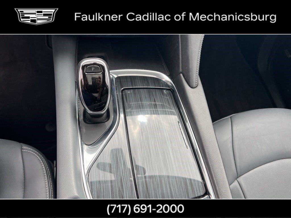 Used 2020 Buick Enclave Essence w/ Sound and Sites Package FWD image 22
