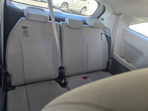 Used 2024 Toyota Sienna LE FWD image 15
