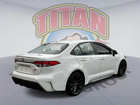 Used 2025 Toyota Corolla SE w/ SE Premium Package FWD image 5
