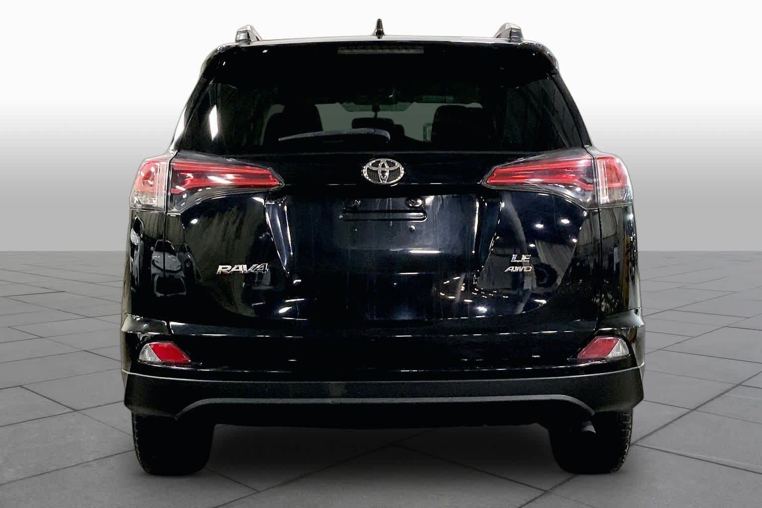 Used 2016 Toyota RAV4 LE AWD/4WD image 5