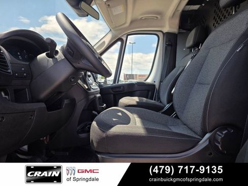 Used 2025 RAM ProMaster 2500 w/ U-Haul Equipment Group FWD image 11