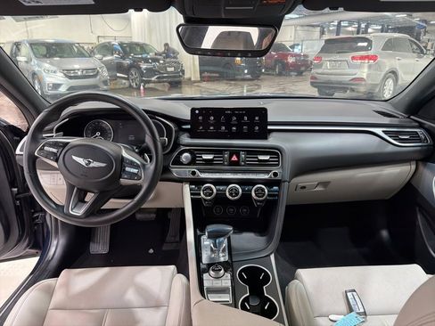 Used 2023 Genesis G70 2.0T image 22
