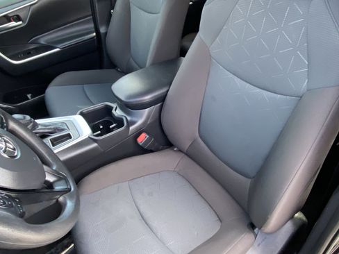Certified 2025 Toyota RAV4 XLE FWD image 27