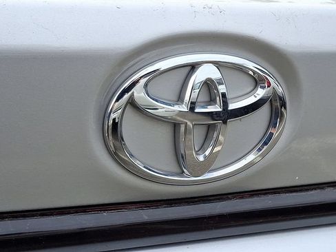 Used 2024 Toyota Corolla LE FWD image 9