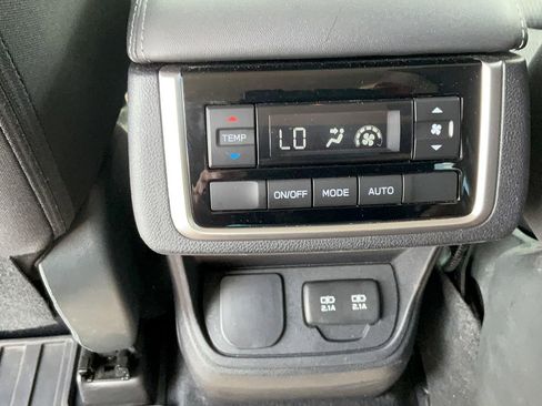 Used 2022 Subaru Ascent Premium AWD/4WD image 12