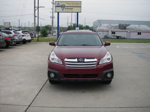 Used 2014 Subaru Outback 2.5i Premium w/ Moonroof Package AWD/4WD image 12