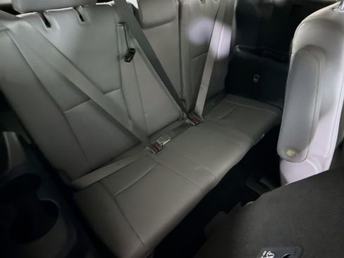 Used 2021 Toyota Highlander Platinum AWD/4WD image 32