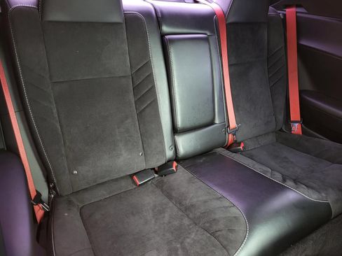 Used 2015 Dodge Challenger SRT Hellcat RWD image 10