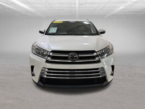 Used 2019 Toyota Highlander Limited w/ Protection Package #3 AWD/4WD image 2