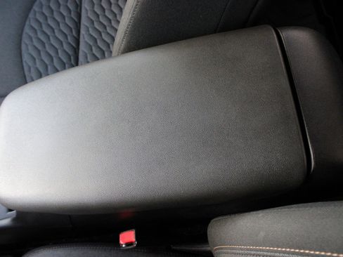 Used 2019 Chevrolet Equinox LT FWD image 38