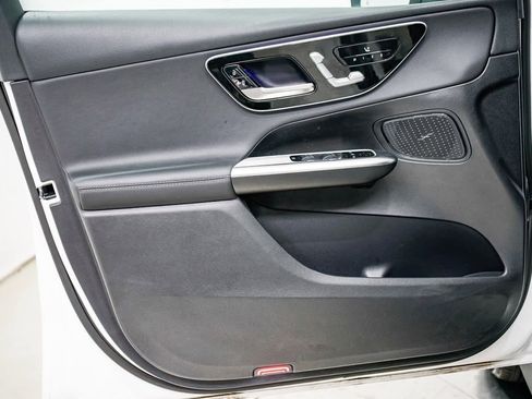 Used 2025 Mercedes-Benz GLC 300 image 18