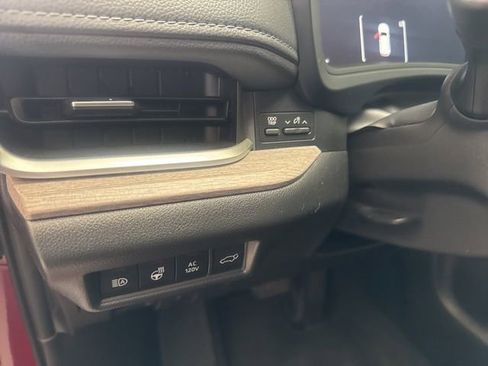 Used 2024 Toyota Grand Highlander Limited image 19