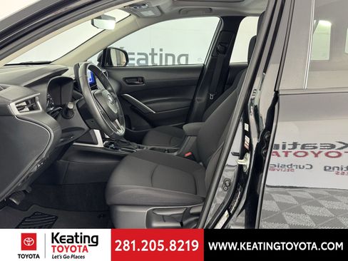 Certified 2023 Toyota Corolla Cross LE w/ Moonroof Package image 16