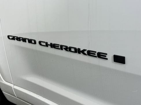 New 2026 Jeep Grand Cherokee Limited Reserve image 35