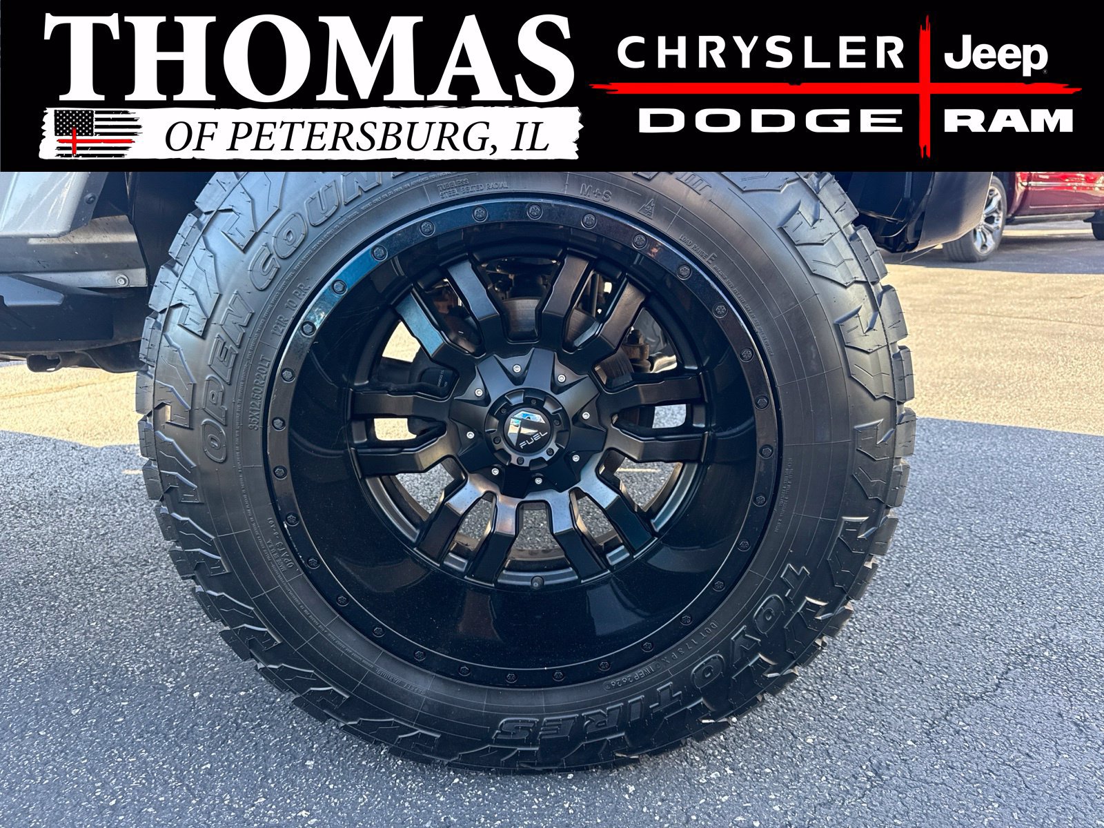 Used 2018 Jeep Wrangler Unlimited Sahara w/ Dual Top Group AWD/4WD image 9