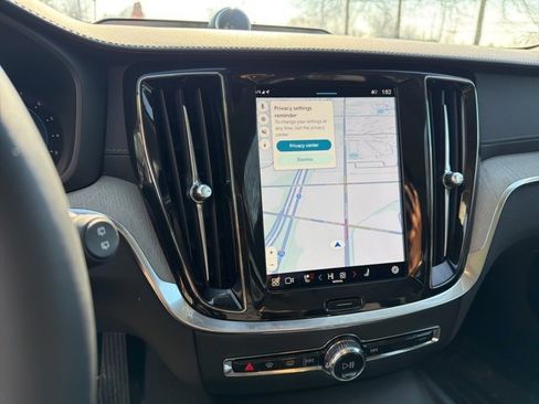 Certified 2025 Volvo V60 B5 Cross Country Ultra w/ Protection Package Premier image 13