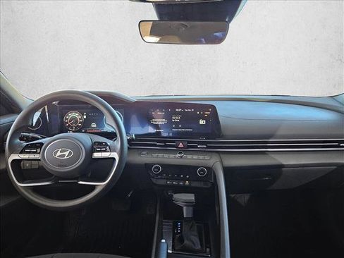 Used 2024 Hyundai Elantra SEL image 19