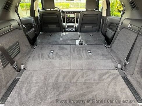 Used 2017 Land Rover Discovery HSE AWD/4WD image 79
