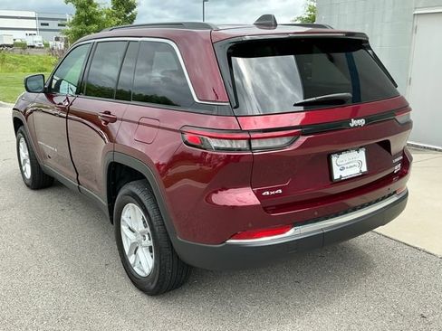 Used 2026 Jeep Grand Cherokee Laredo X AWD/4WD image 3