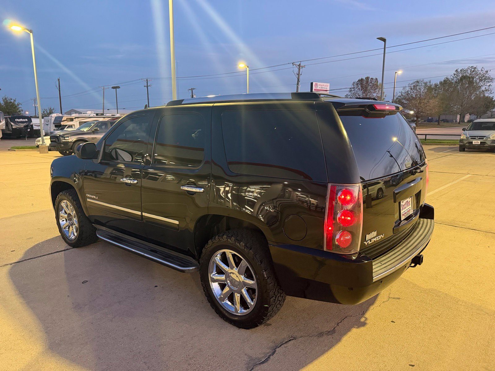 Used 2014 GMC Yukon Denali AWD/4WD image 7