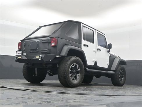 Used 2015 Jeep Wrangler Unlimited Rubicon image 41