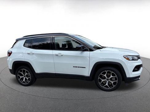 Used 2025 Jeep Compass Limited AWD/4WD image 13