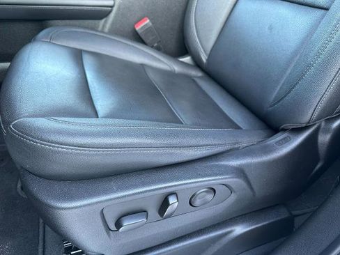 Used 2022 Chevrolet Suburban Z71 w/ Luxury Package image 16