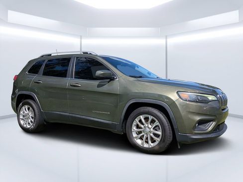 Used 2019 Jeep Cherokee Latitude w/ Popular Appearance Group FWD image 1