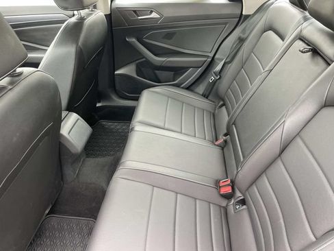 Used 2023 Volkswagen Jetta SE FWD image 22