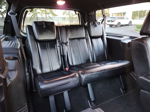 Used 2016 Lincoln Navigator L Select image 16