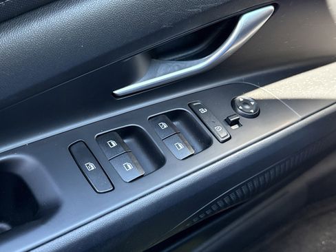 Certified 2022 Hyundai Elantra SEL w/ Preferred Accessory Package image 15