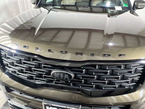 Used 2021 Kia Telluride SX w/ SX Prestige Package image 12