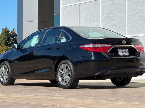 Used 2016 Toyota Camry SE image 6