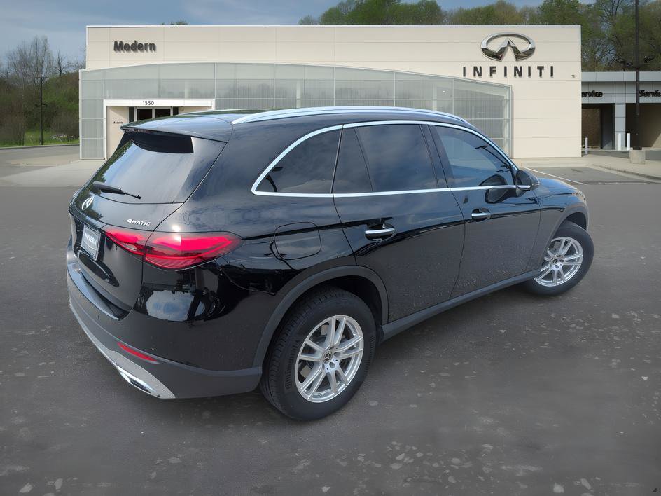 Used 2025 Mercedes-Benz GLC 300 4MATIC image 4