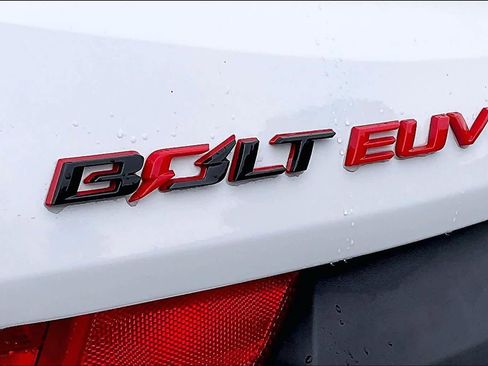 Used 2023 Chevrolet Bolt EUV LT w/ Convenience Package image 11