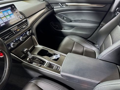 Used 2018 Honda Accord Sport image 21
