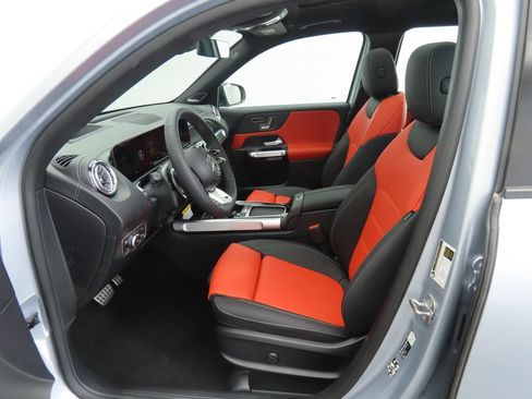 Used 2026 Mercedes-Benz GLB 35 AMG 4MATIC image 21