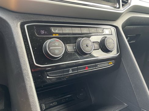 Used 2022 Volkswagen Atlas SE image 29