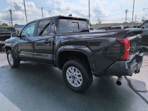 Used 2025 Toyota Tacoma SR5 AWD/4WD image 3